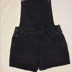 Tully’s  L Black overalls
